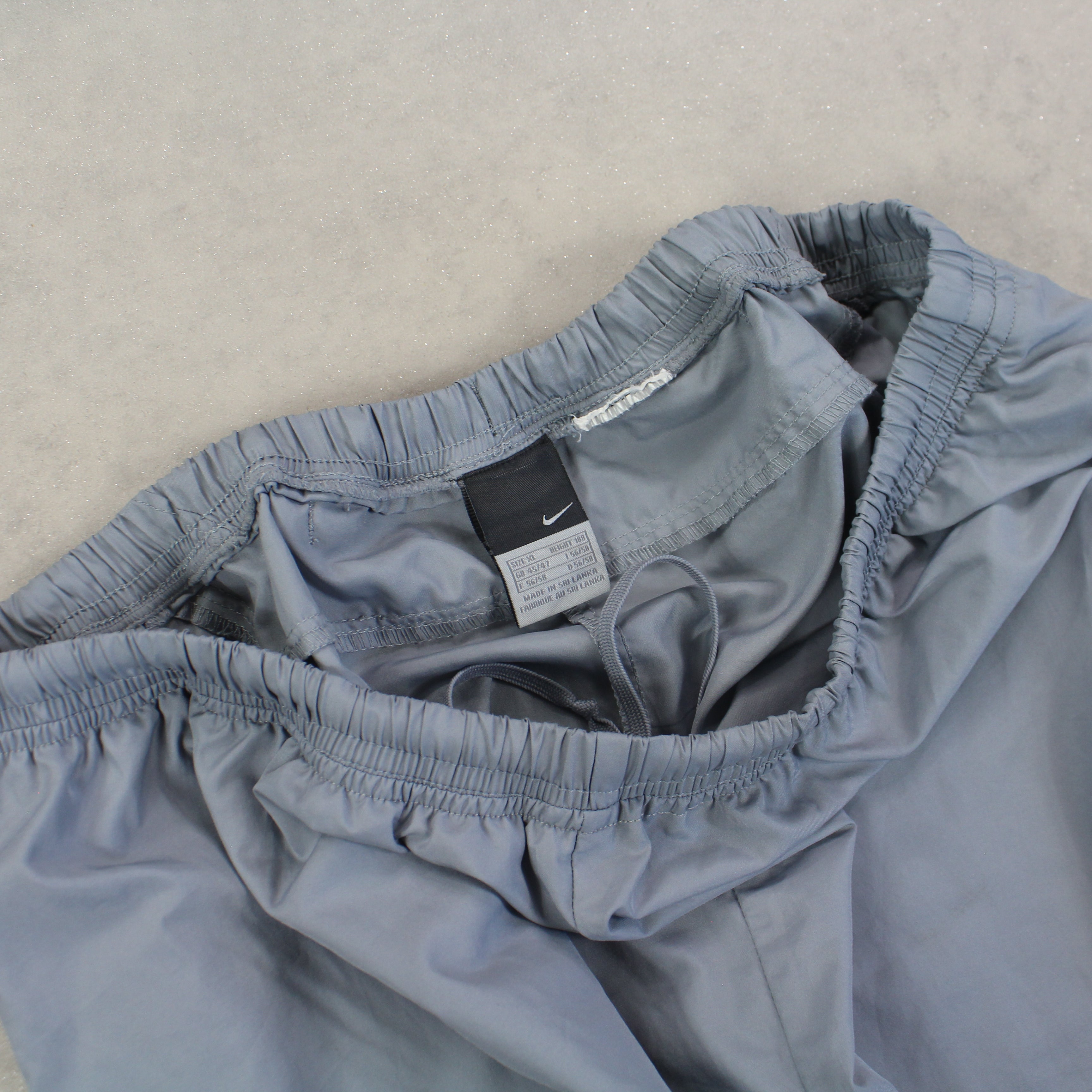 RARE 2000s Baggy Trackpants Grey-Kikonat