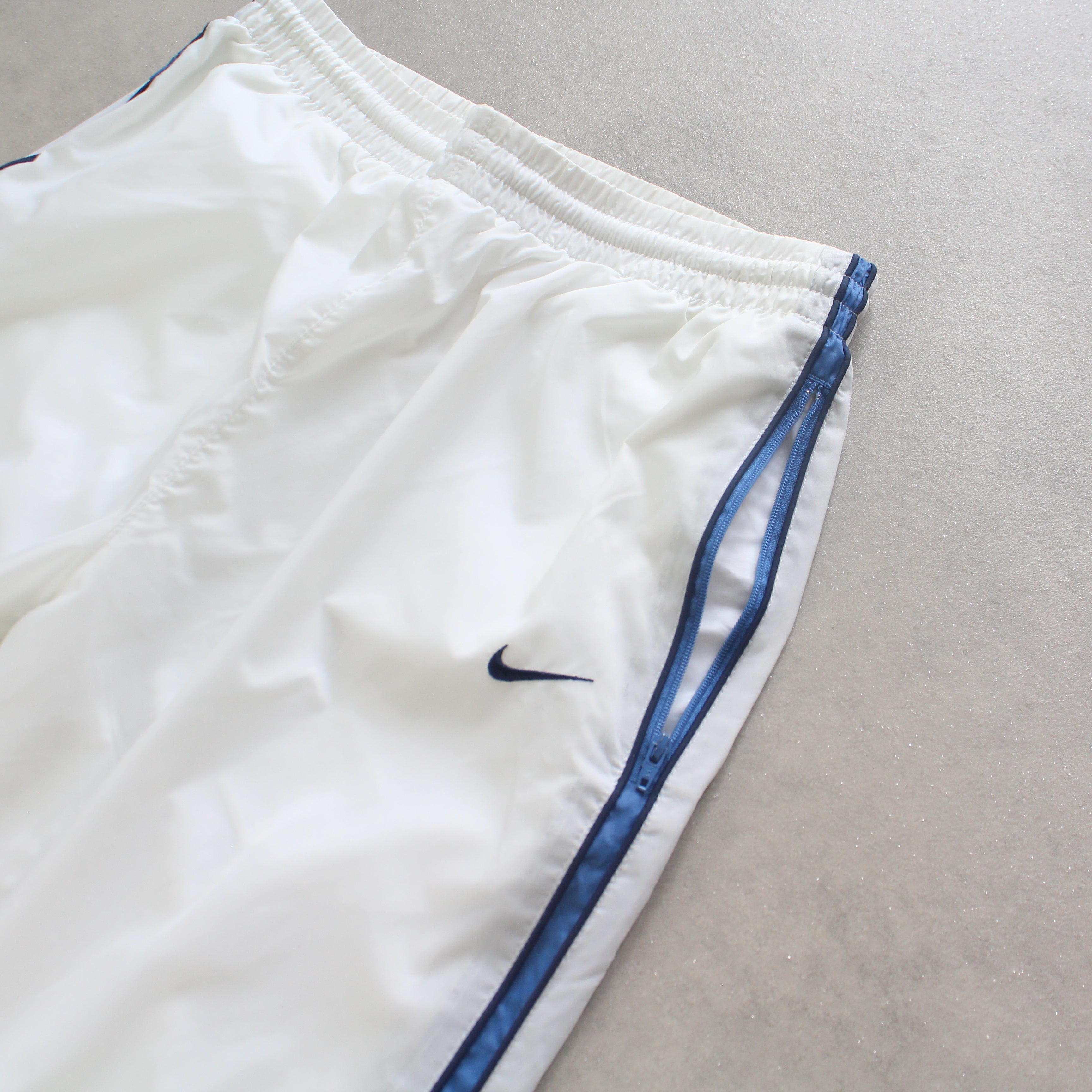 SUPER RARE 2000s Trackpants White-Kikonat