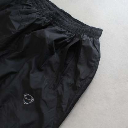 RARE 2000s Trackpants Black-Kikonat
