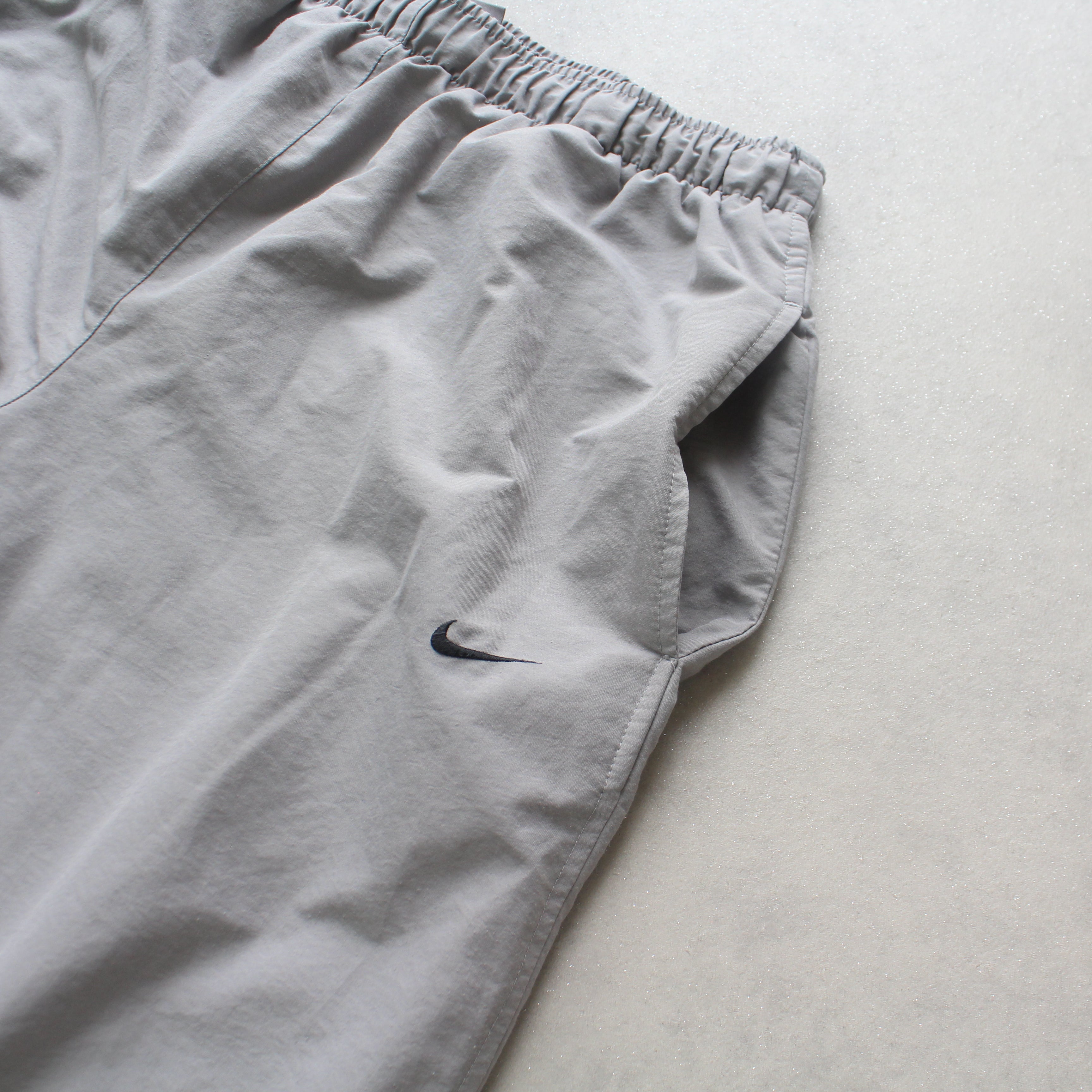 RARE 2000s Baggy Trackpants Grey-Kikonat