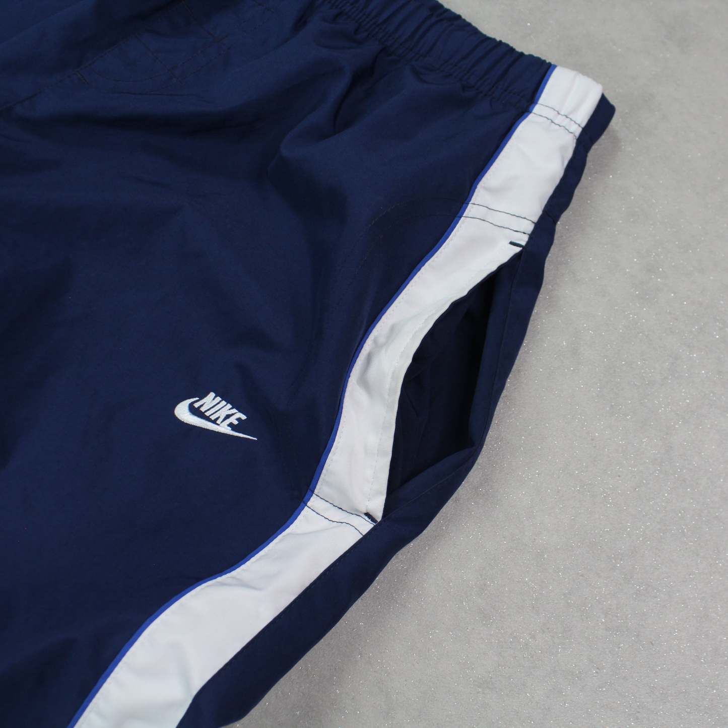 RARE 00s Trackpants Navy-Kikonat