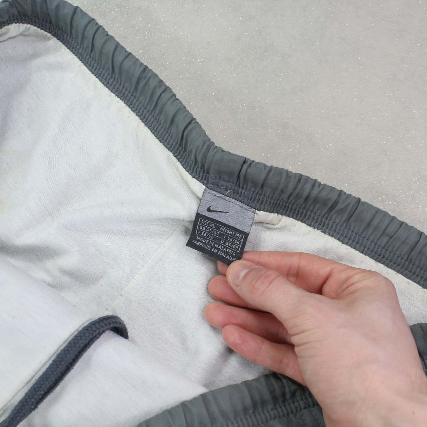 RARE 2000s Trackpants Grey-Kikonat