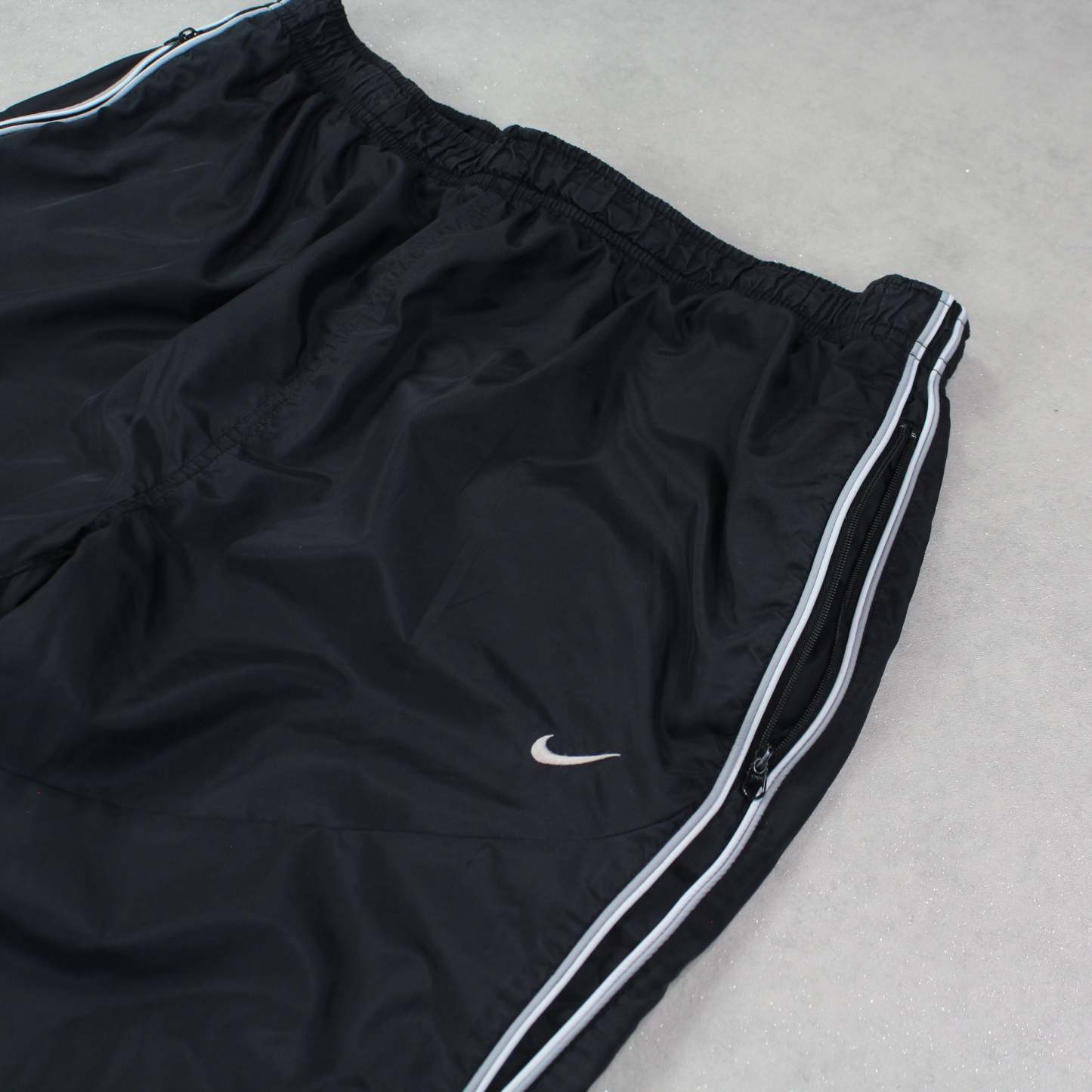 SUPER RARE 00s Trackpants Black-Kikonat