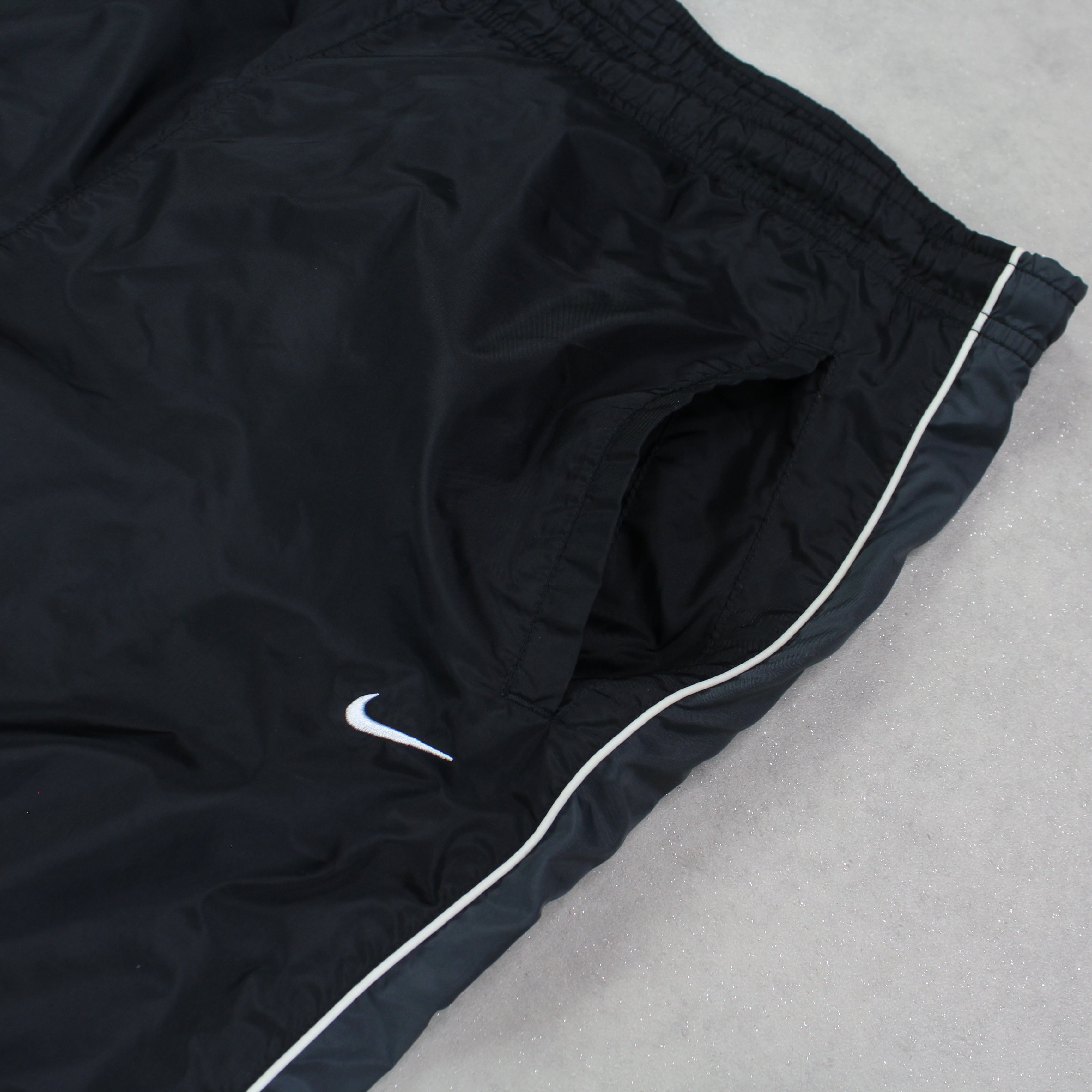 RARE 2000s Baggy Trackpants Black-Kikonat