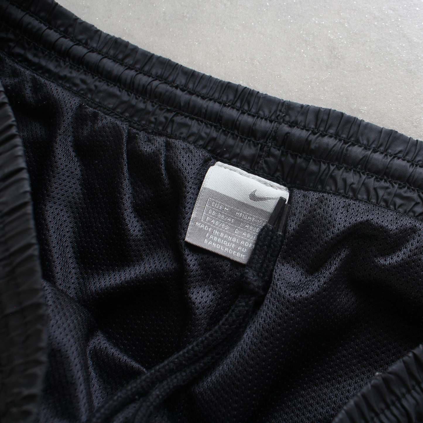 RARE 2000s Trackpants Black-Kikonat