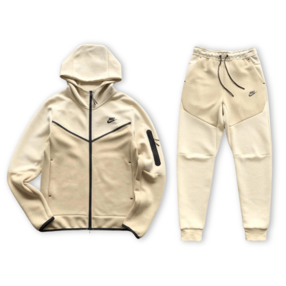 Conjunto  Sportswear Tech Fleece-Kikonat