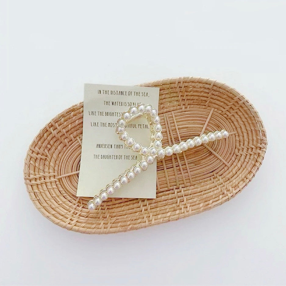 Pearl Elegance Hair Claw