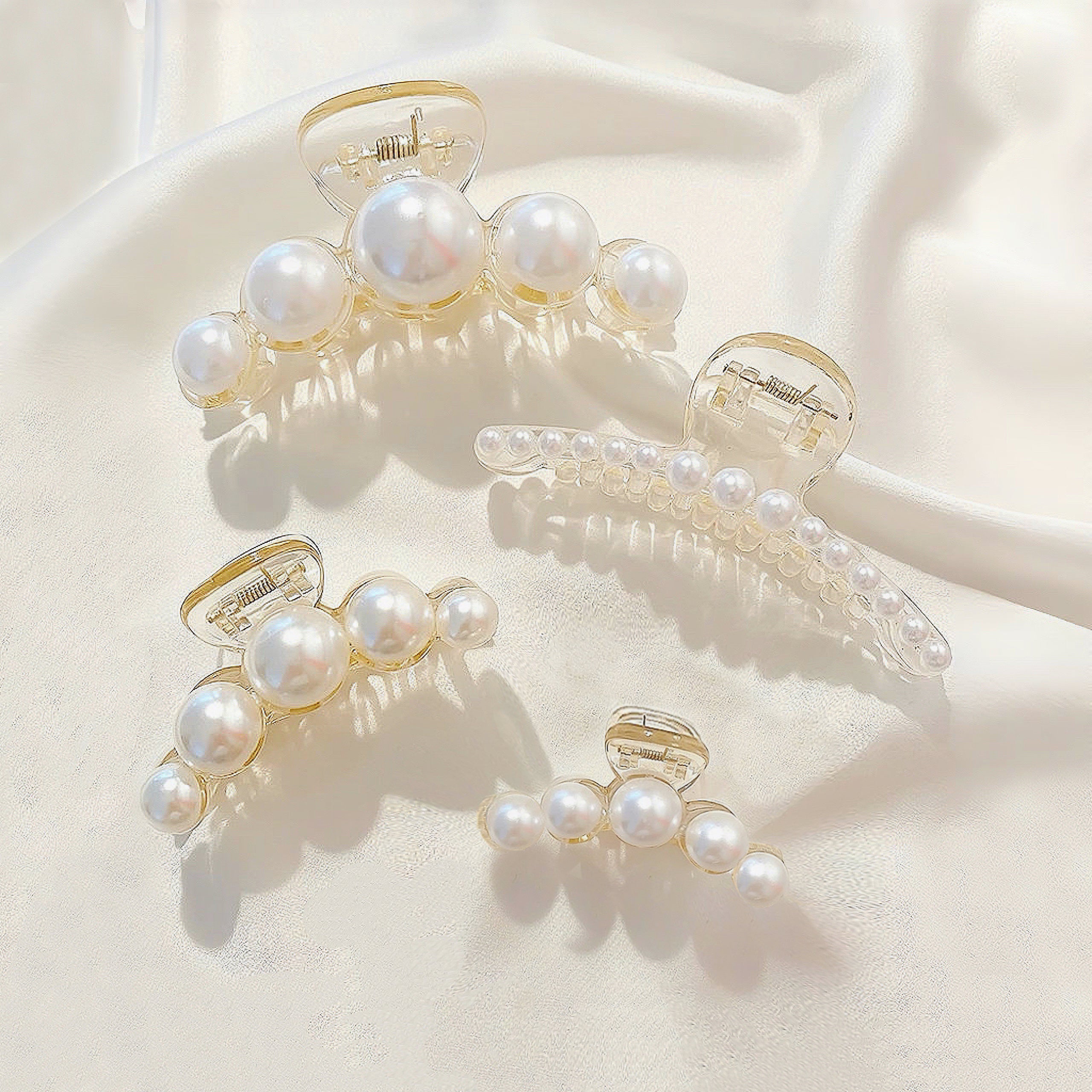 Pearl Reverie Hair Claw