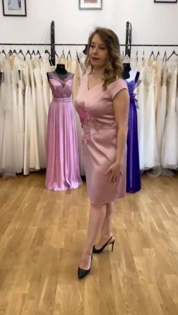 ✨Oferta specjalna: 48% zniżki✨ Sukienka z kwiatowym wzorem