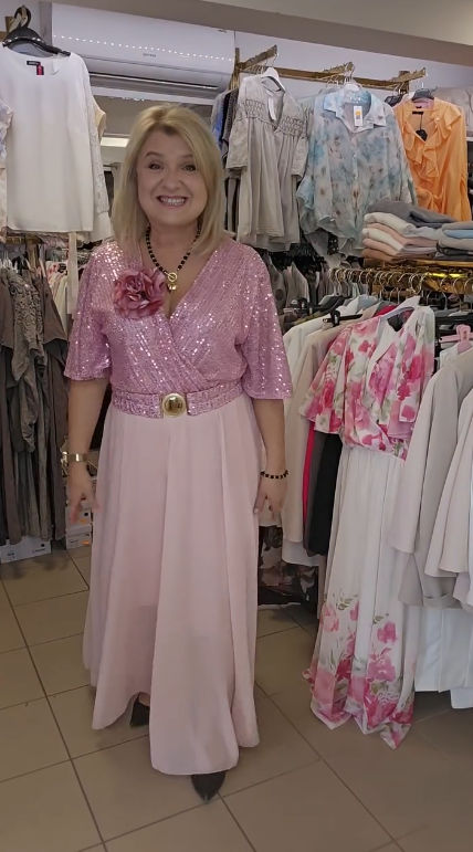 💗【S-5XL】💗Sukienka z cekinami, dekoltem w serek, dopasowaną talią i odpinanym kwiatowym wzorem na klatce piersiowej.