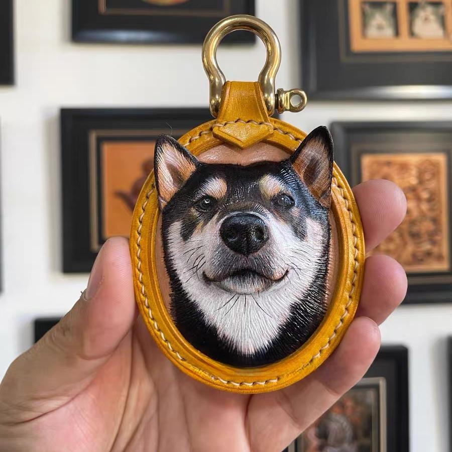 Custom Leather Pet Portrait Keychain - Oval detail 2