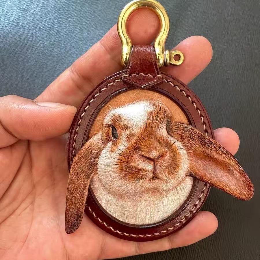 Custom Leather Pet Portrait Keychain - Oval detail 5