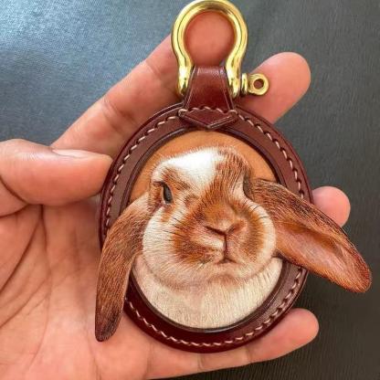 Custom Leather Pet Portrait Keychain - Oval detail 5