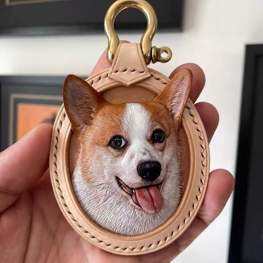 Custom Leather Pet Portrait Keychain - Oval detail 4