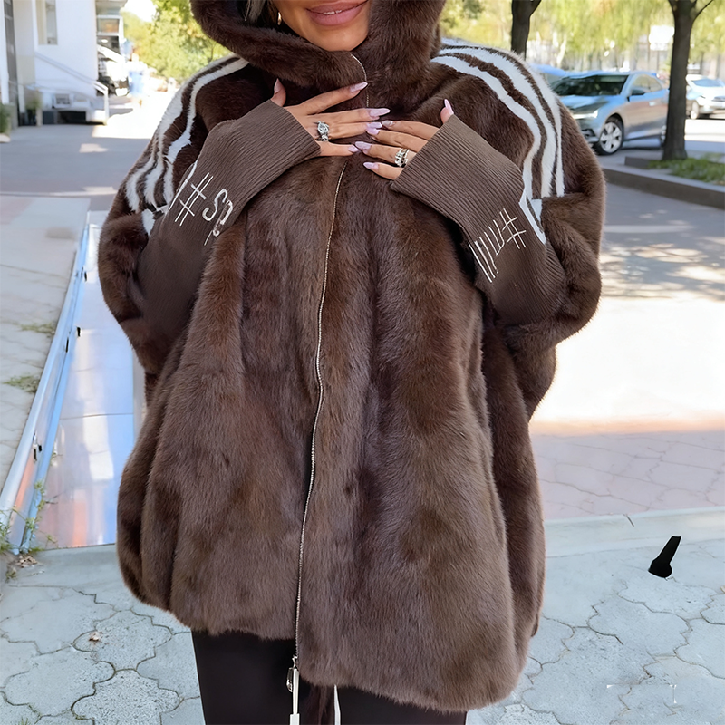 ❄️ Women's coat with hood and zipper made of mink fur – plush, warm, casual style for everyday winter wear and casual outings