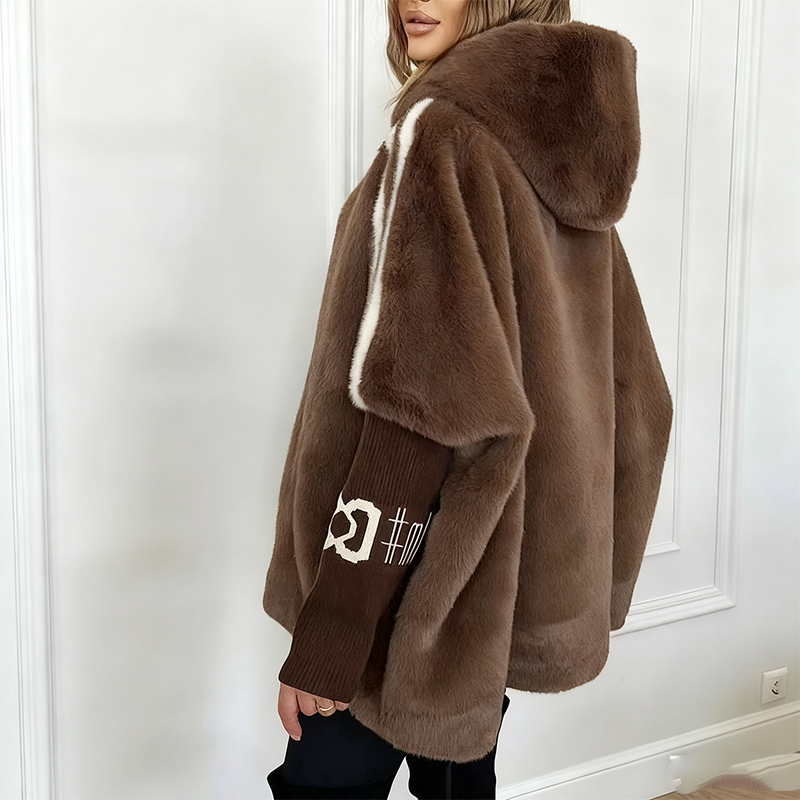 ❄️ Women's coat with hood and zipper made of mink fur – plush, warm, casual style for everyday winter wear and casual outings