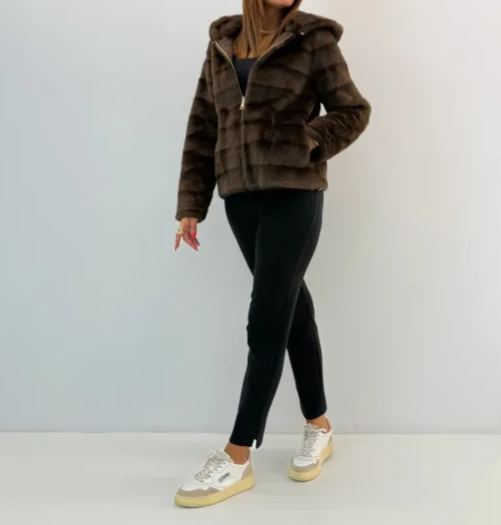 [Copy]Two - Way Wear Beige Shearling Coat with Faux Fur Accents