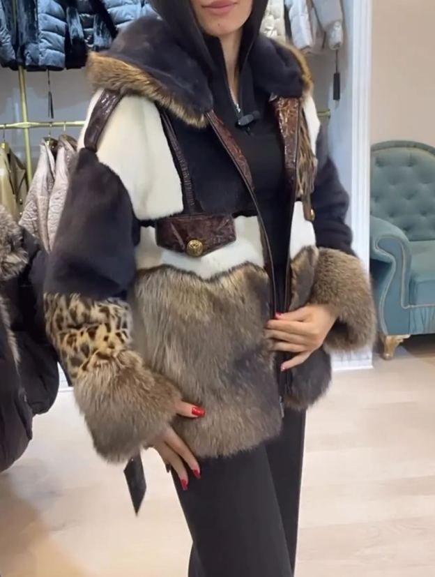 [Copy]White Faux Fur Hooded Jacket