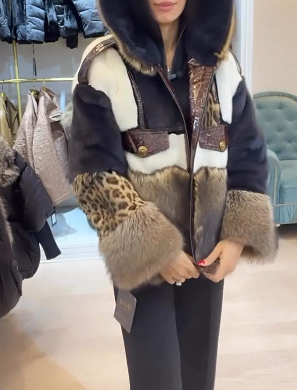 [Copy]White Faux Fur Hooded Jacket