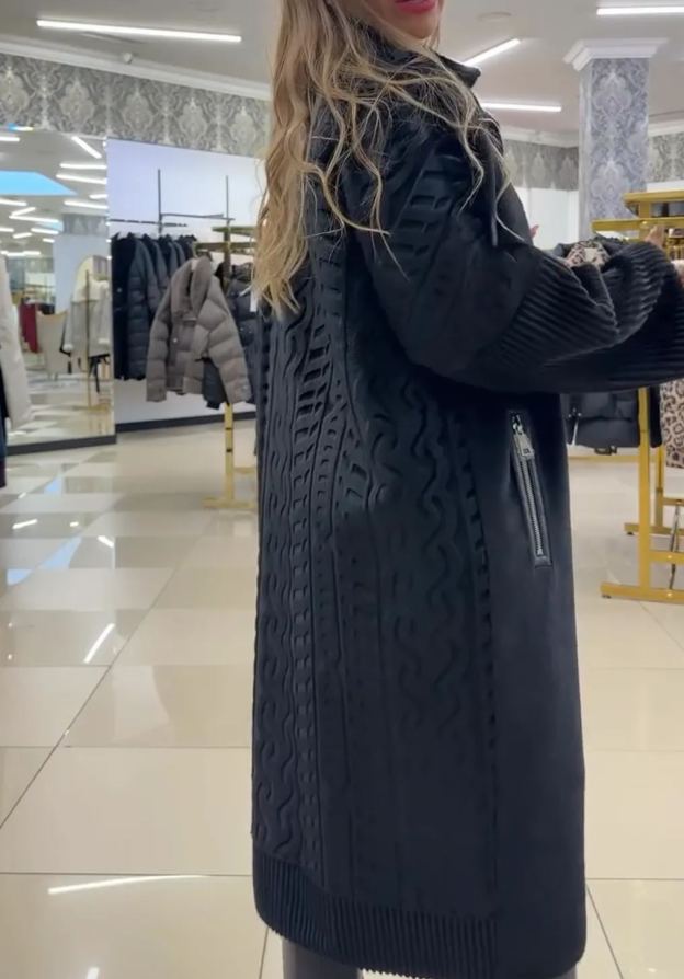 [Copy]Luxurious Faux Fur Hooded Coat with Belt