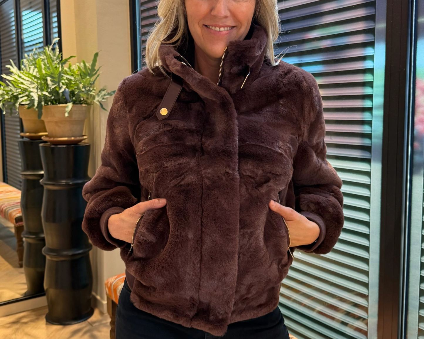 [Copy]Elegant  Glittery Faux Fur Short Coat