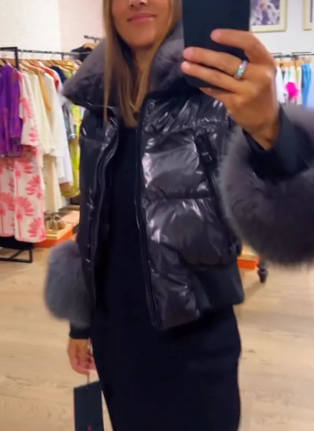 [Copy]Two - Way Wear Puffer Coat with Furry Hood