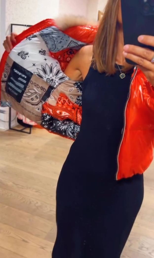 [Copy]Short Shiny Puffer Jacket with Faux Fur Trim