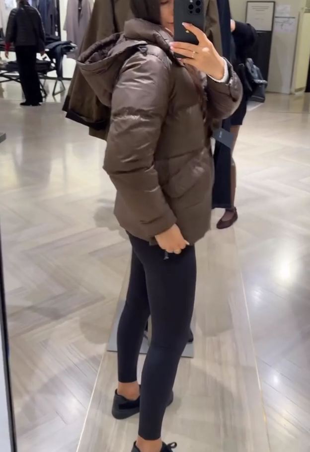 [Copy]Black Short Hooded Puffer Jacket