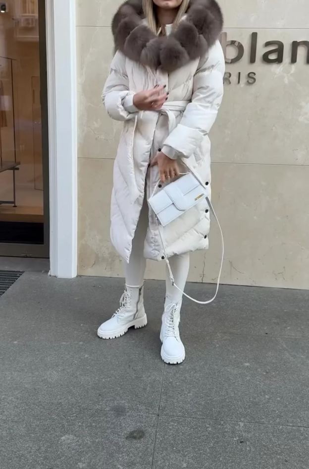 [Copy]Elegant Beige Down Jacket with Plush Hood