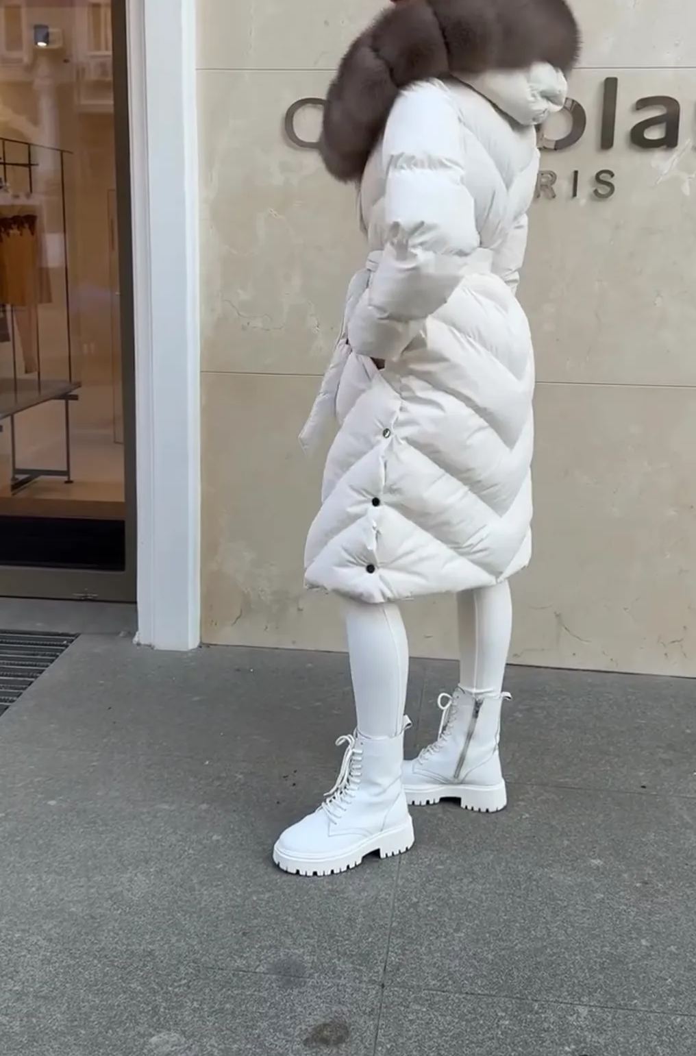 [Copy]Elegant Beige Down Jacket with Plush Hood