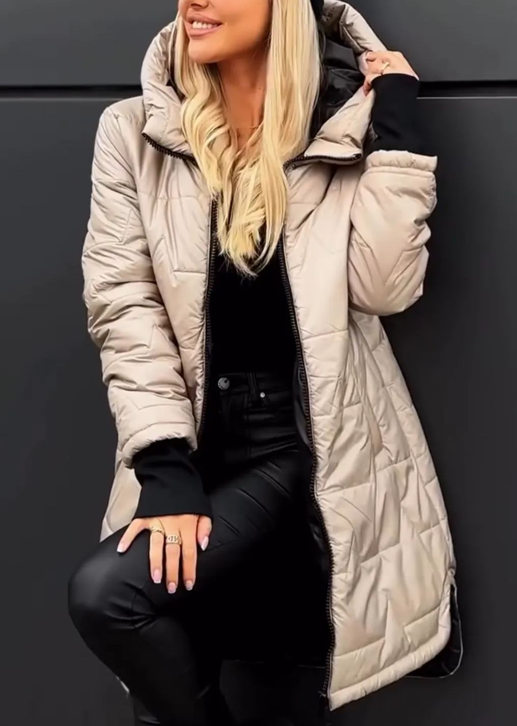 [Copy]Chic Black Puffer Coat with Faux Fur Trim