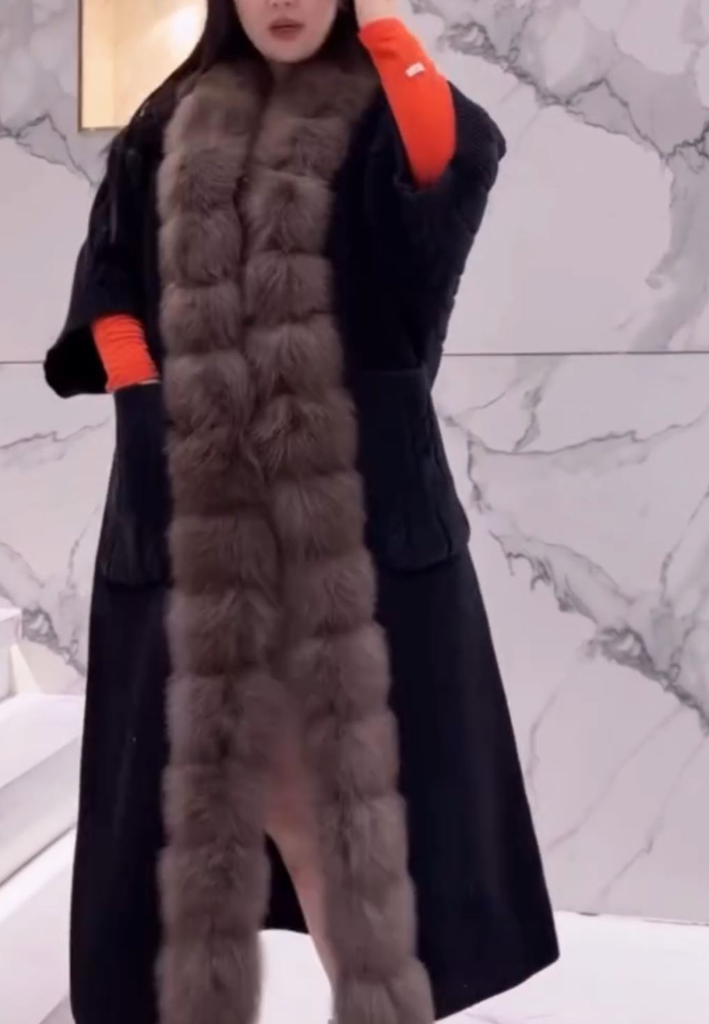 [Copy]Chocolate Brown Oversized Faux Fur Coat (Hooded + Relaxed Silhouette)