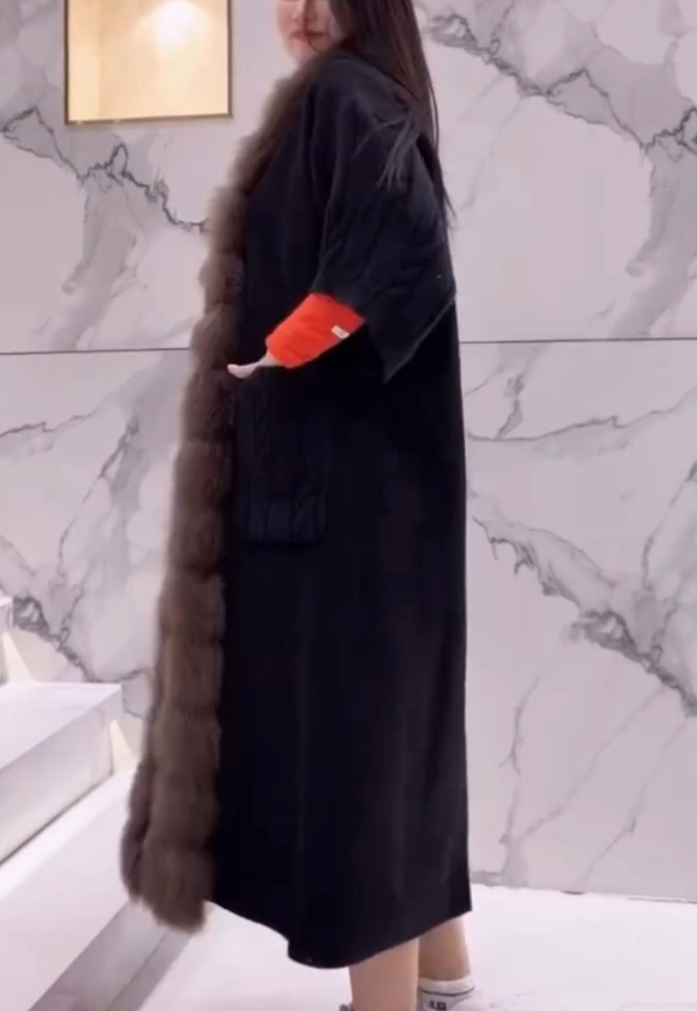 [Copy]Chocolate Brown Oversized Faux Fur Coat (Hooded + Relaxed Silhouette)