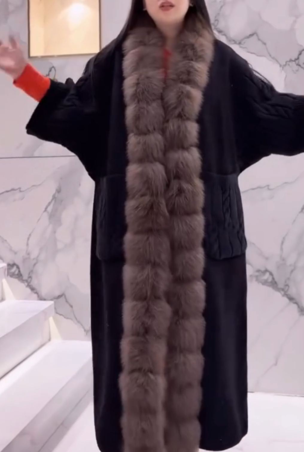 [Copy]Chocolate Brown Oversized Faux Fur Coat (Hooded + Relaxed Silhouette)