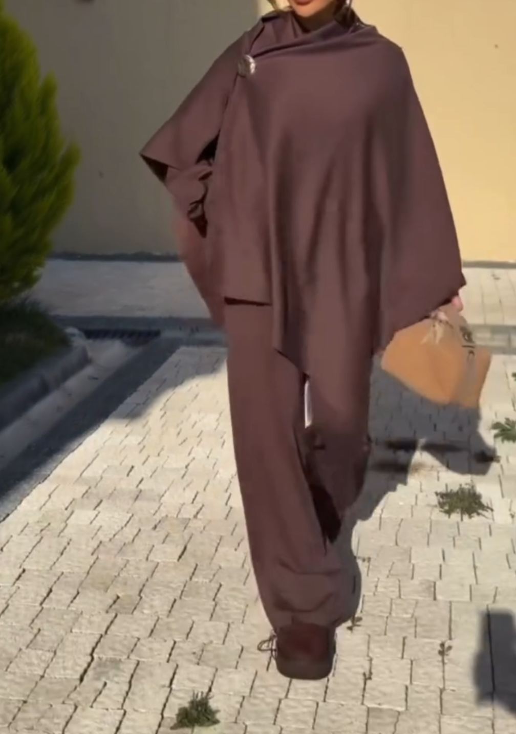 [Copy]Chocolate Brown Mixed-Media Coat (Faux Fur Front + Textured Knit Sleeves)