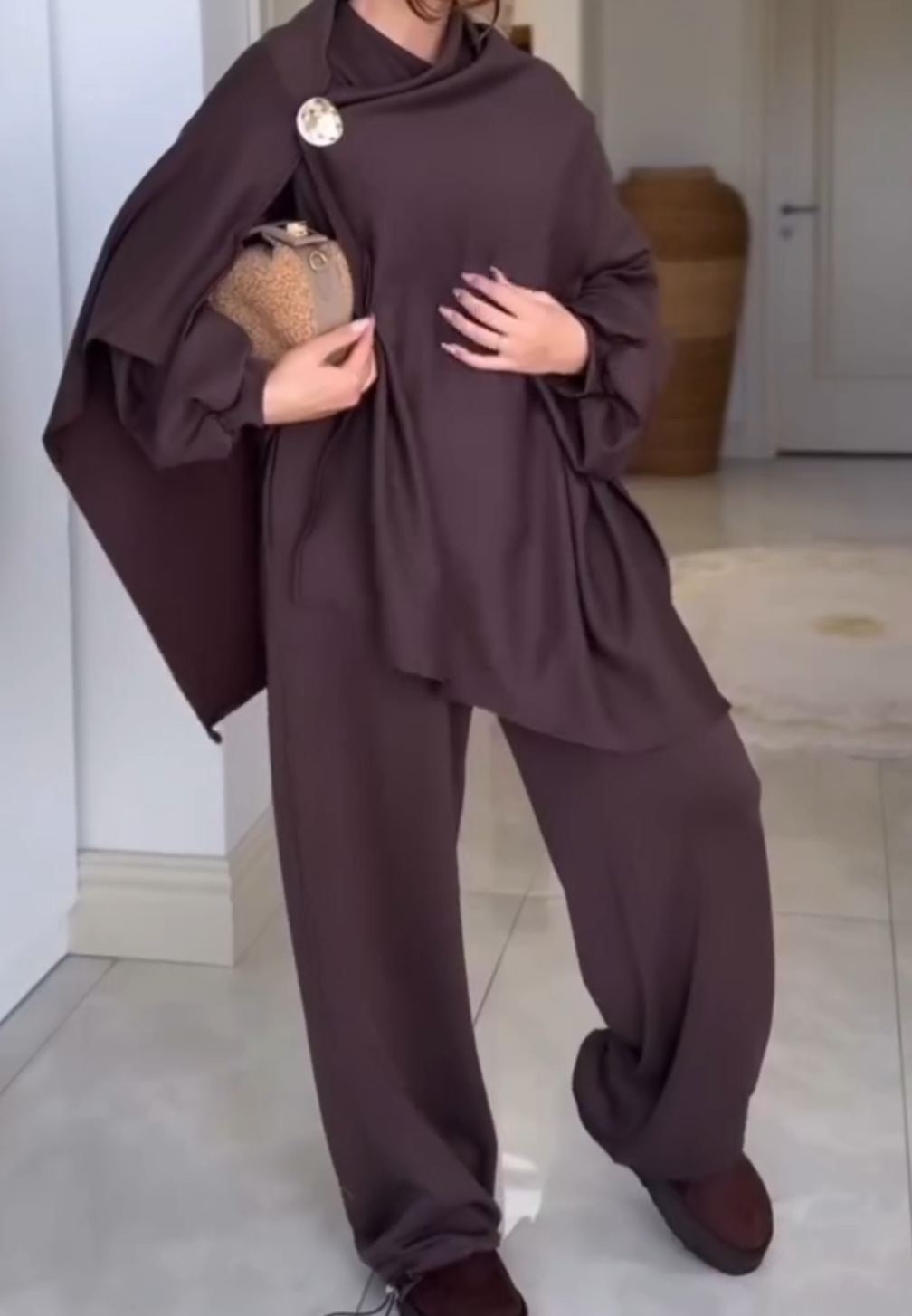 [Copy]Chocolate Brown Mixed-Media Coat (Faux Fur Front + Textured Knit Sleeves)