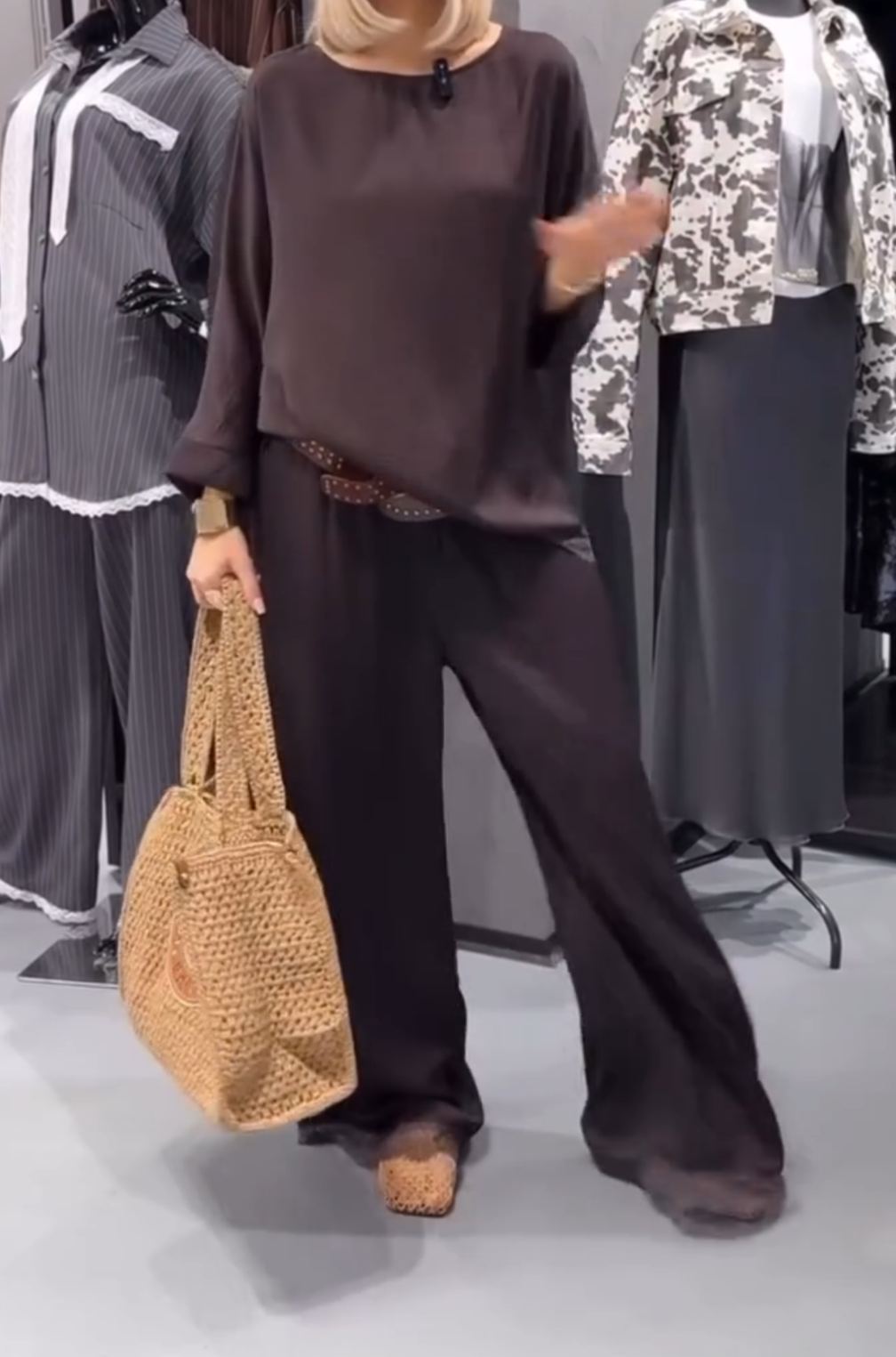 [Copy]Black & Mocha Striped Oversized Tracksuit: Zip-Up Jacket + Wide Leg Pants Two-Piece Set