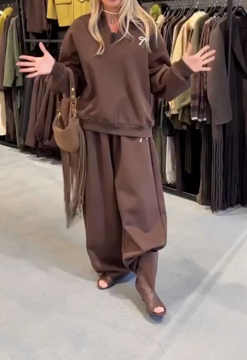 [Copy]Vibrant Red Oversized Two-Piece Set: Bow Detail Top + Wide Leg Pants