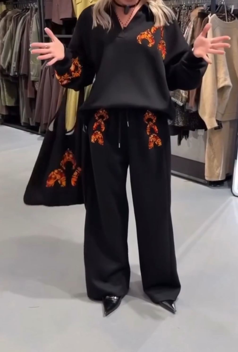 [Copy]Chocolate Brown Oversized Two-Piece Set: Half-Zip Sweatshirt with Bow Embroidery + Wide Leg Pants