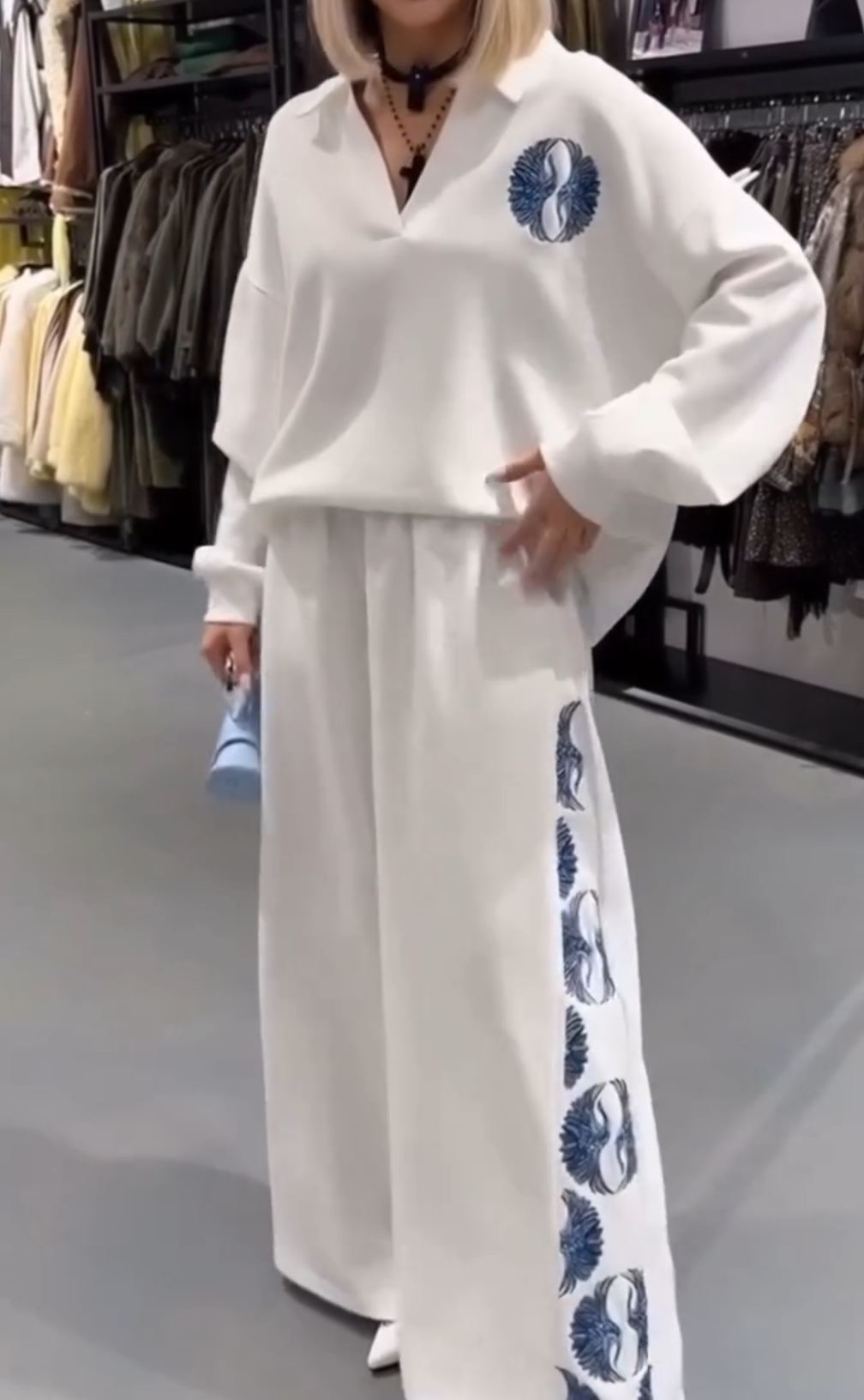 [Copy]Chocolate Brown Oversized Two-Piece Set: Half-Zip Sweatshirt with Bow Embroidery + Wide Leg Pants