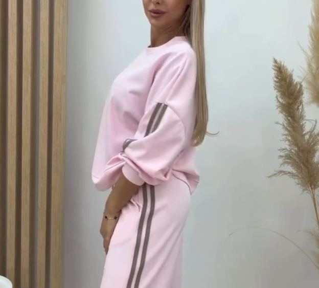 [Copy]Dark Brown Oversized Two-Piece Set: Batwing Sleeve Sweatshirt + Flared Pants