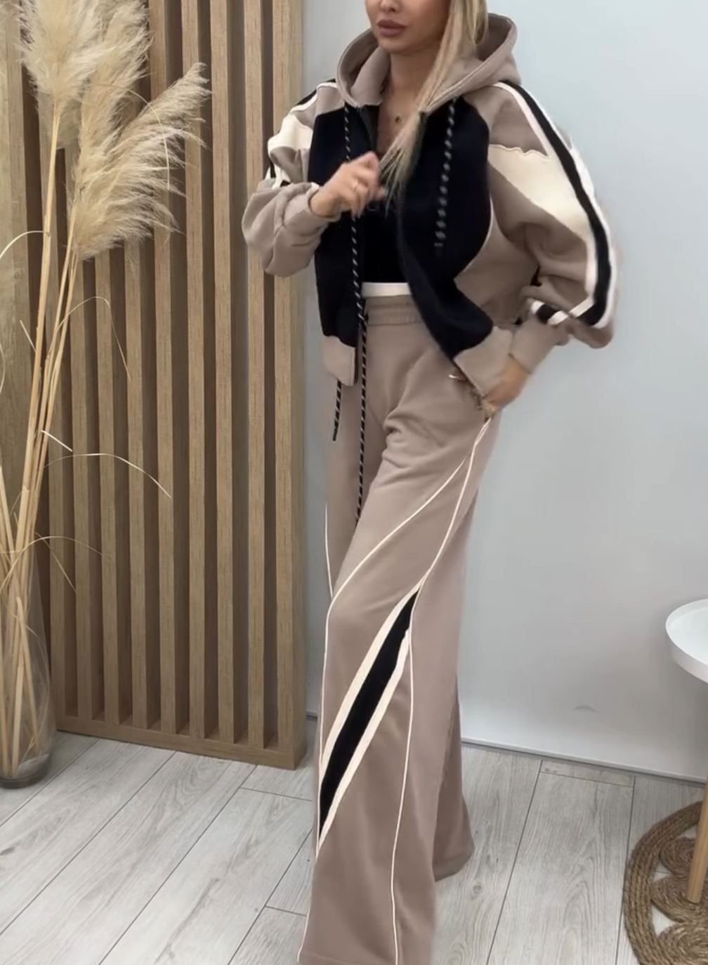 [Copy]Two-Tone Denim Two-Piece Set: Cropped Jacket + Flared Pants