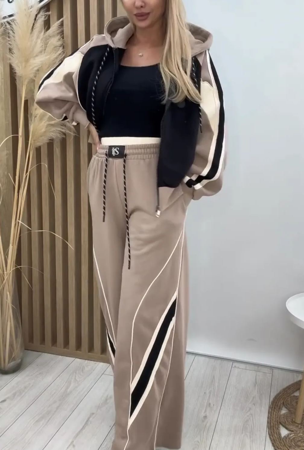 [Copy]Two-Tone Denim Two-Piece Set: Cropped Jacket + Flared Pants