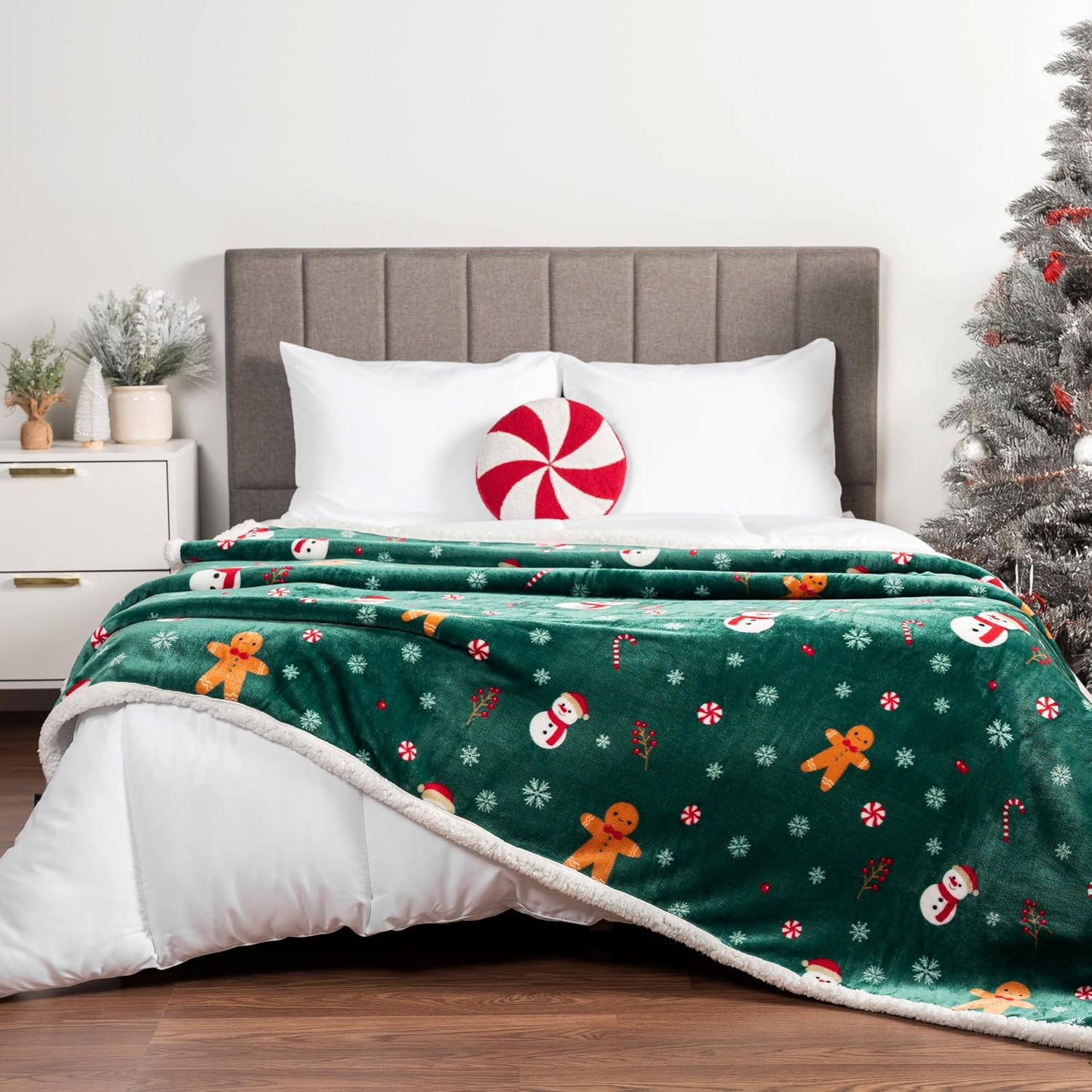 Christmas Themed Cozy Blanket For Men And Women