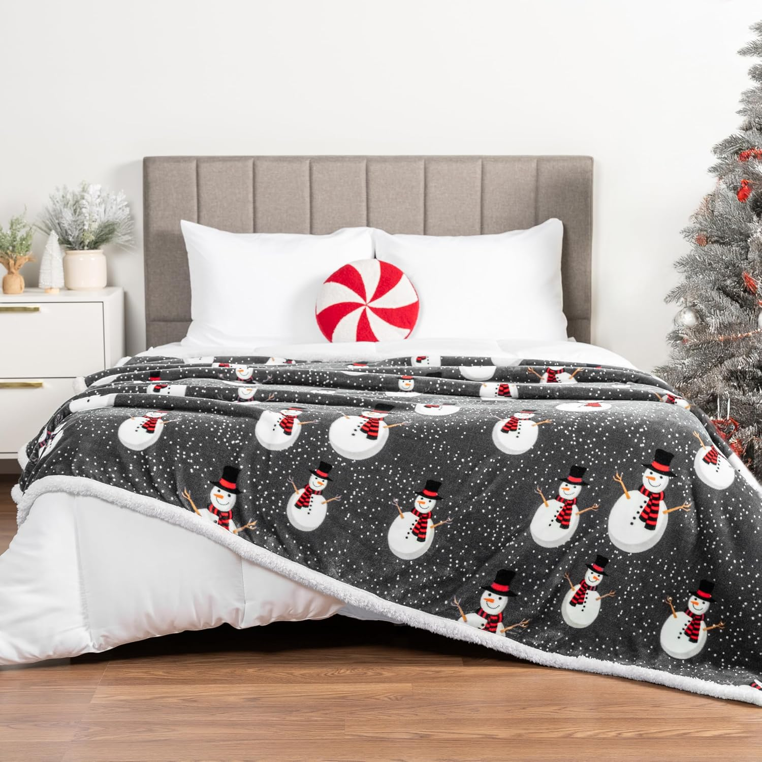 Christmas Themed Cozy Blanket For Men And Women