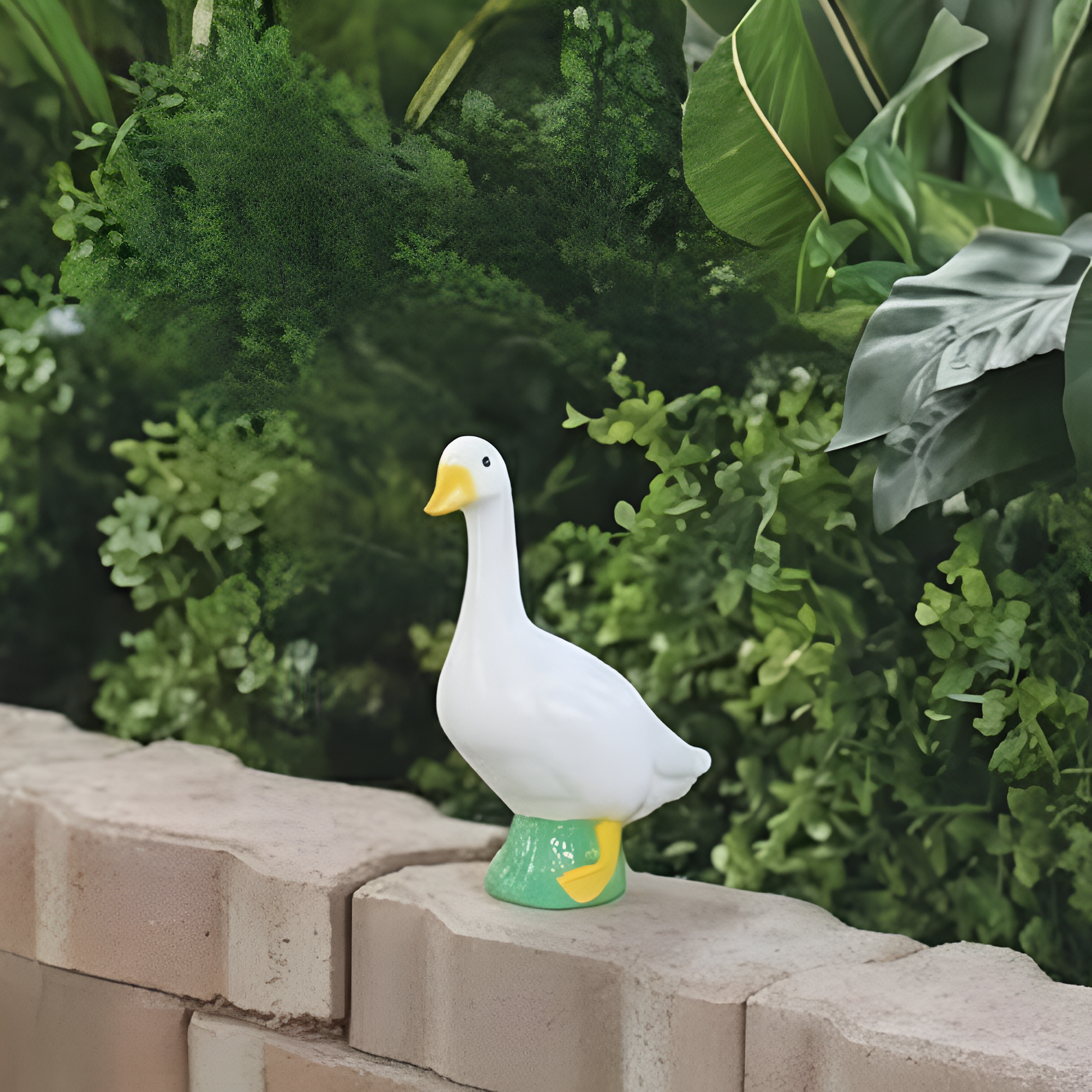 Outdoor Decorative Goose Design Statue For Garden Decor