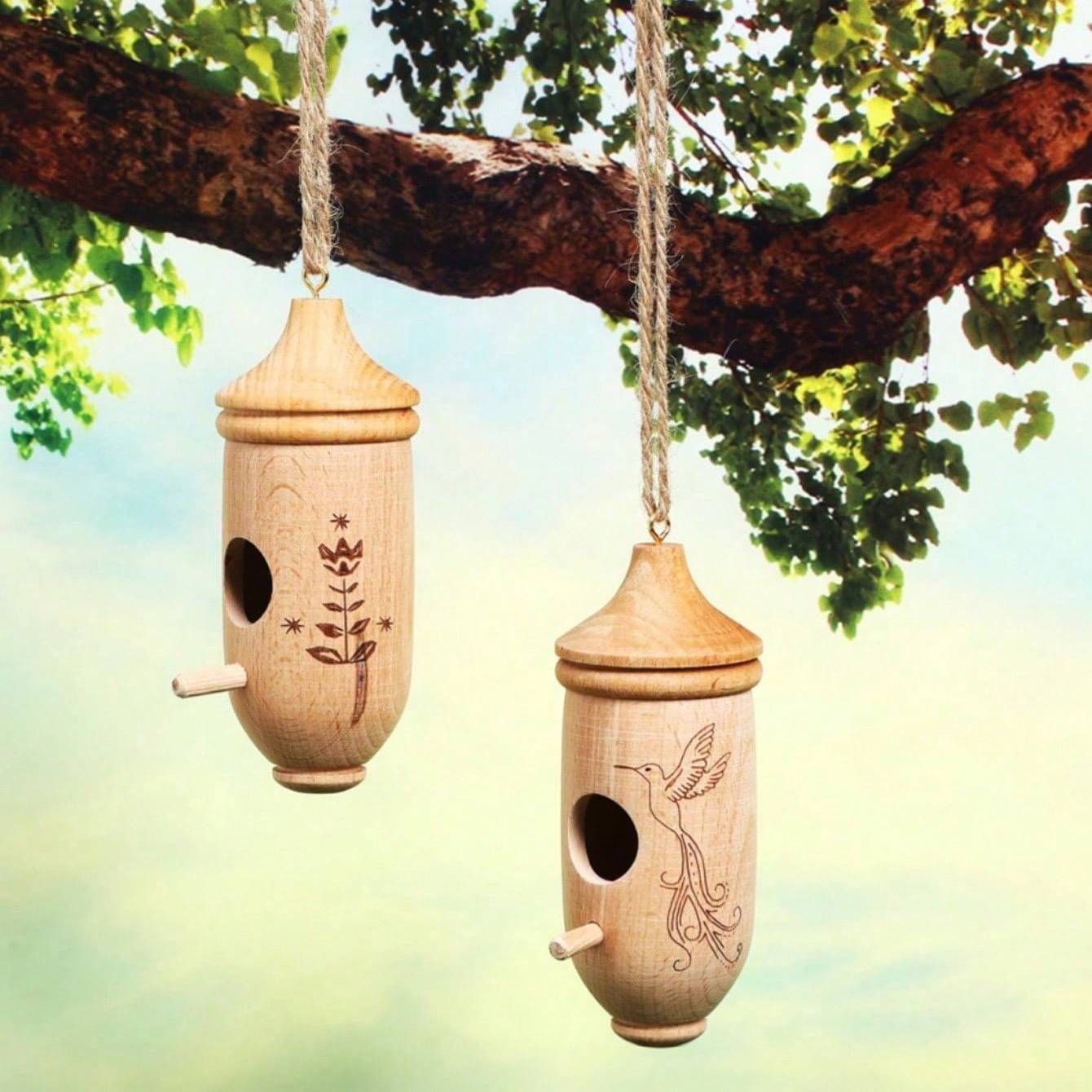 Wooden Outdoor Hanging Hummingbird House With Rope For Gardens
