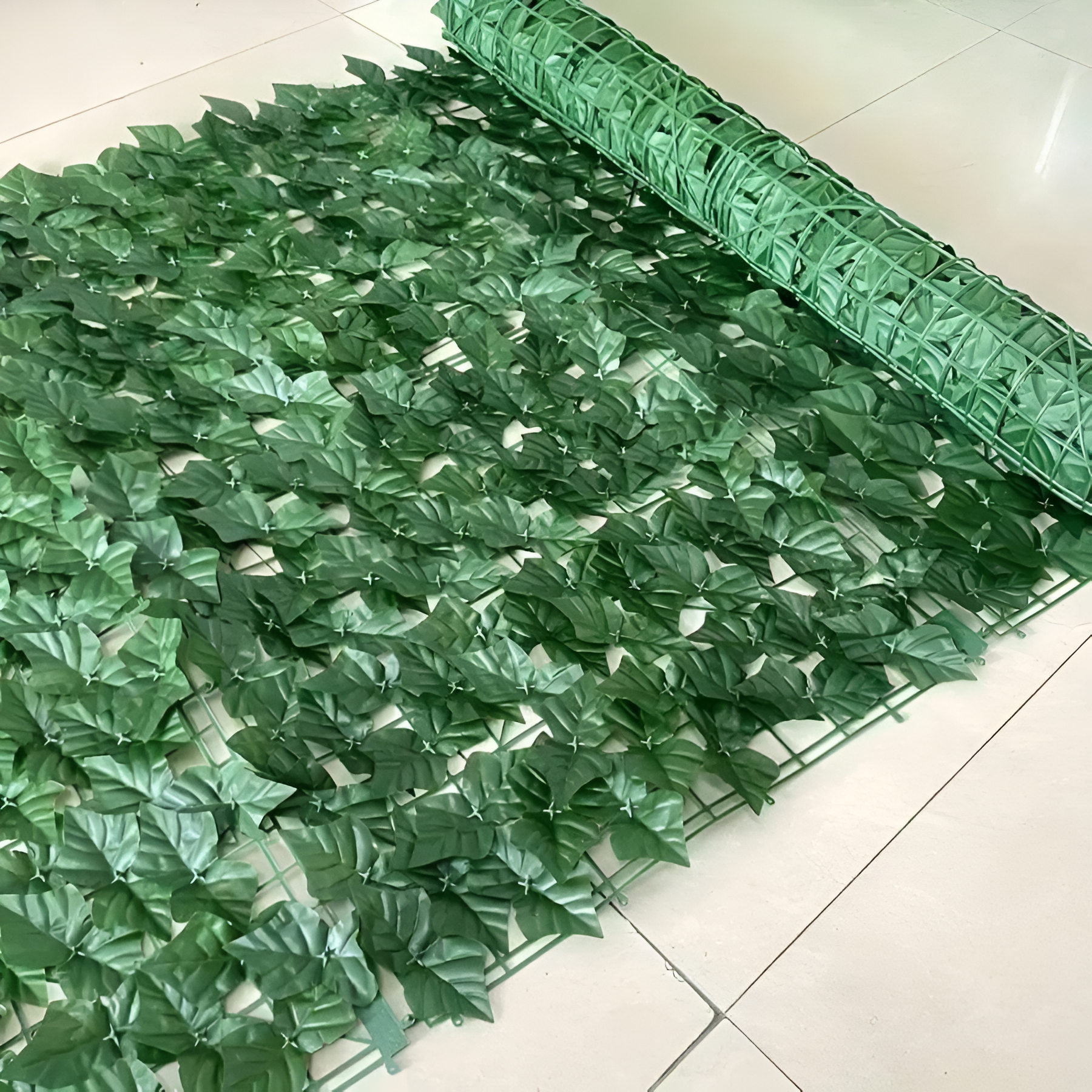 1pc Expandable Artificial Evergreen Ivy Privacy Screen - Plastic Vine Leaf Panel, Suitable For Artificial Green Wall, Outdoor Garden, Patio, Balcony Decor, Multifunctional Green Hedge Decor, Applicable For Mother's Day