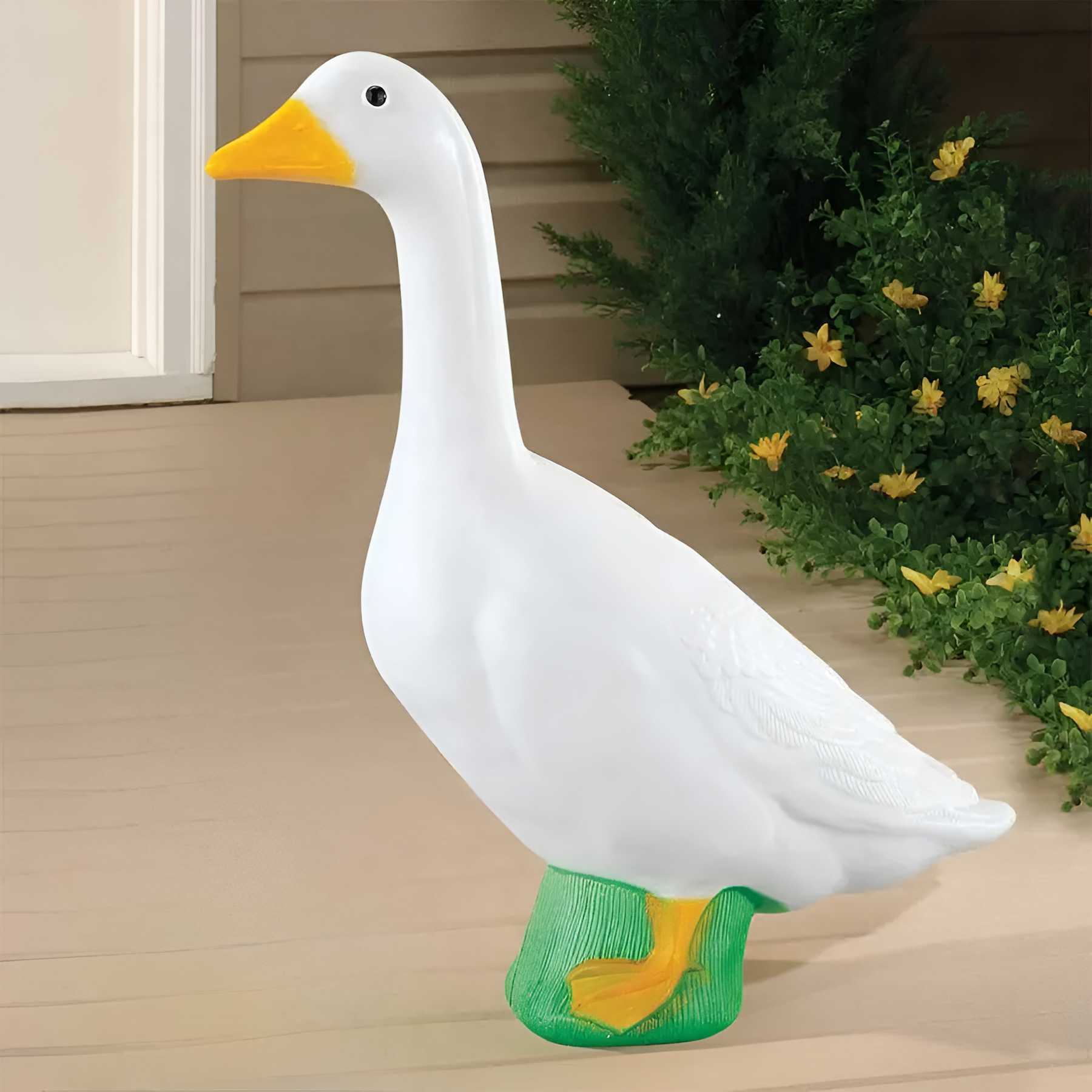 Outdoor Decorative Goose Design Statue For Garden Decor