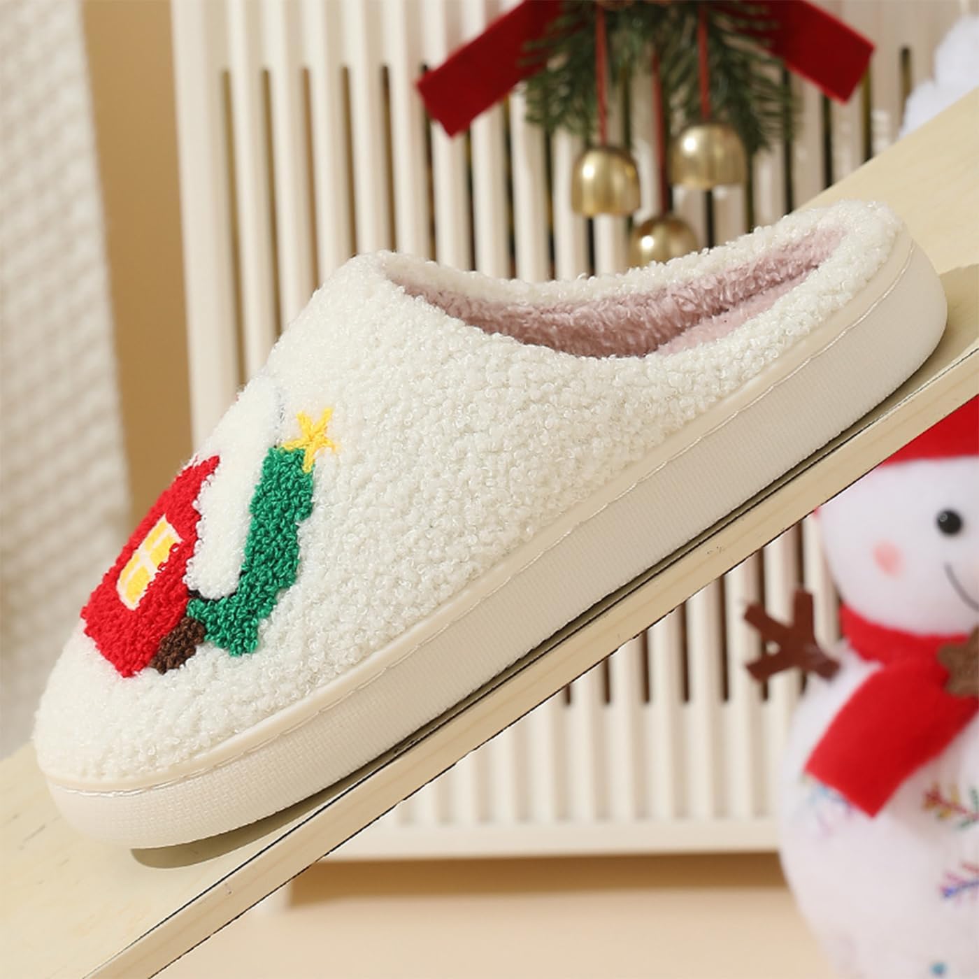 Casual Everyday Wear Plush Indoor Slippers For Men And Women